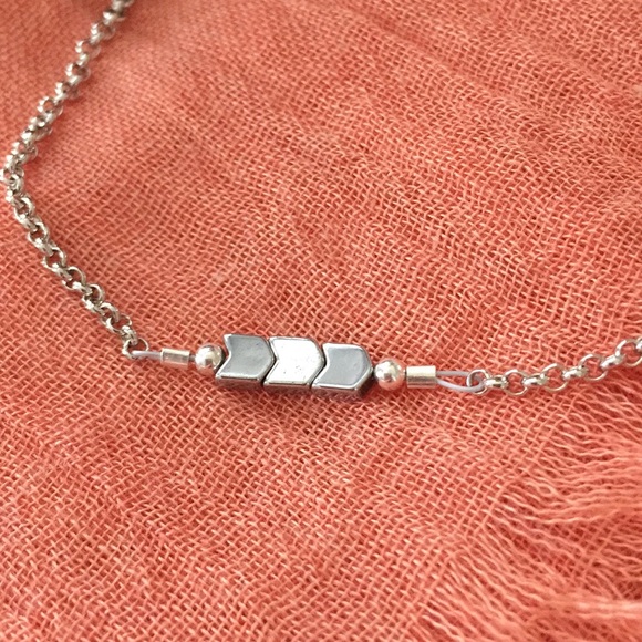 NWOT - ARROW BRACELET WITH LOBSTER CLASP - Picture 2 of 2